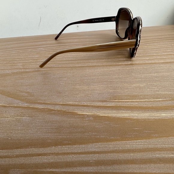 Kate Spade sunglasses! - Picture 2 of 2